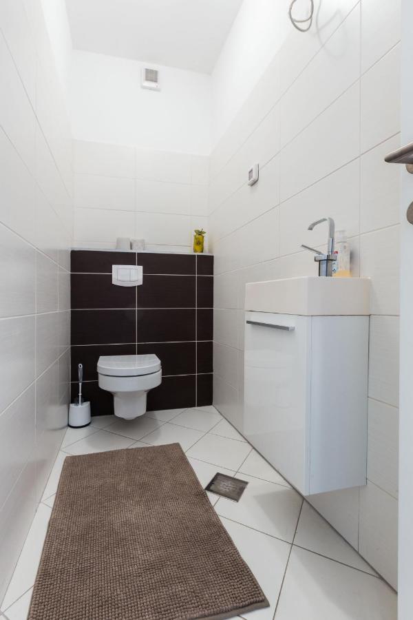 Apartment Hoplite 2br With Free Parking *