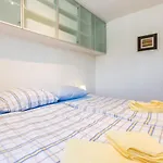 Hoplite 2Br Apartment With Free Parking